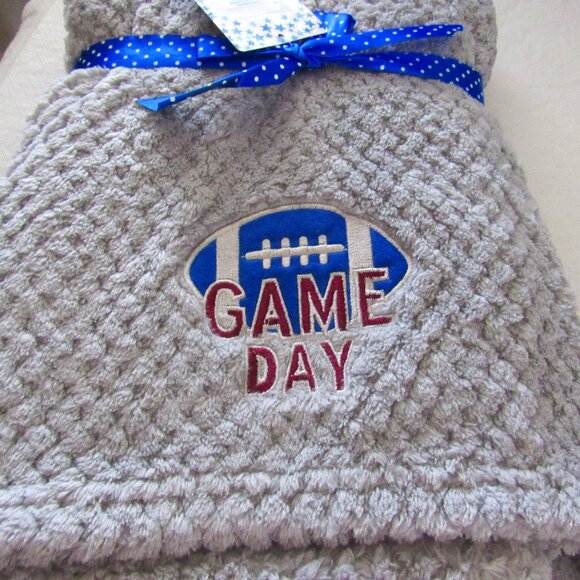 ZAK & ZOEY BABY BOYS BLANKET 30" X 40" GRAY FOOTBALL CRIB STROLLER CAR SEAT BABY - Picture 1 of 4